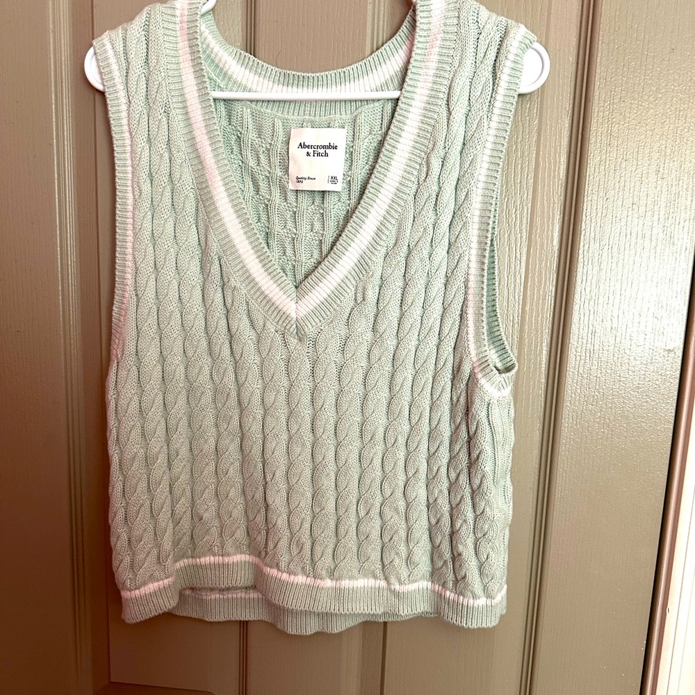 Abercrombie & Fitch Ribbed V-Neck Sweater Vest Mint Green w/Cream Trim Sz  XXL
